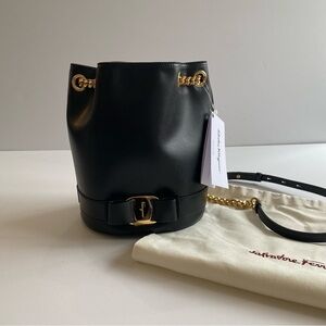 Salvatore Ferragamo Vara Bow Bucket Bag Calfskin Chain New With Tags